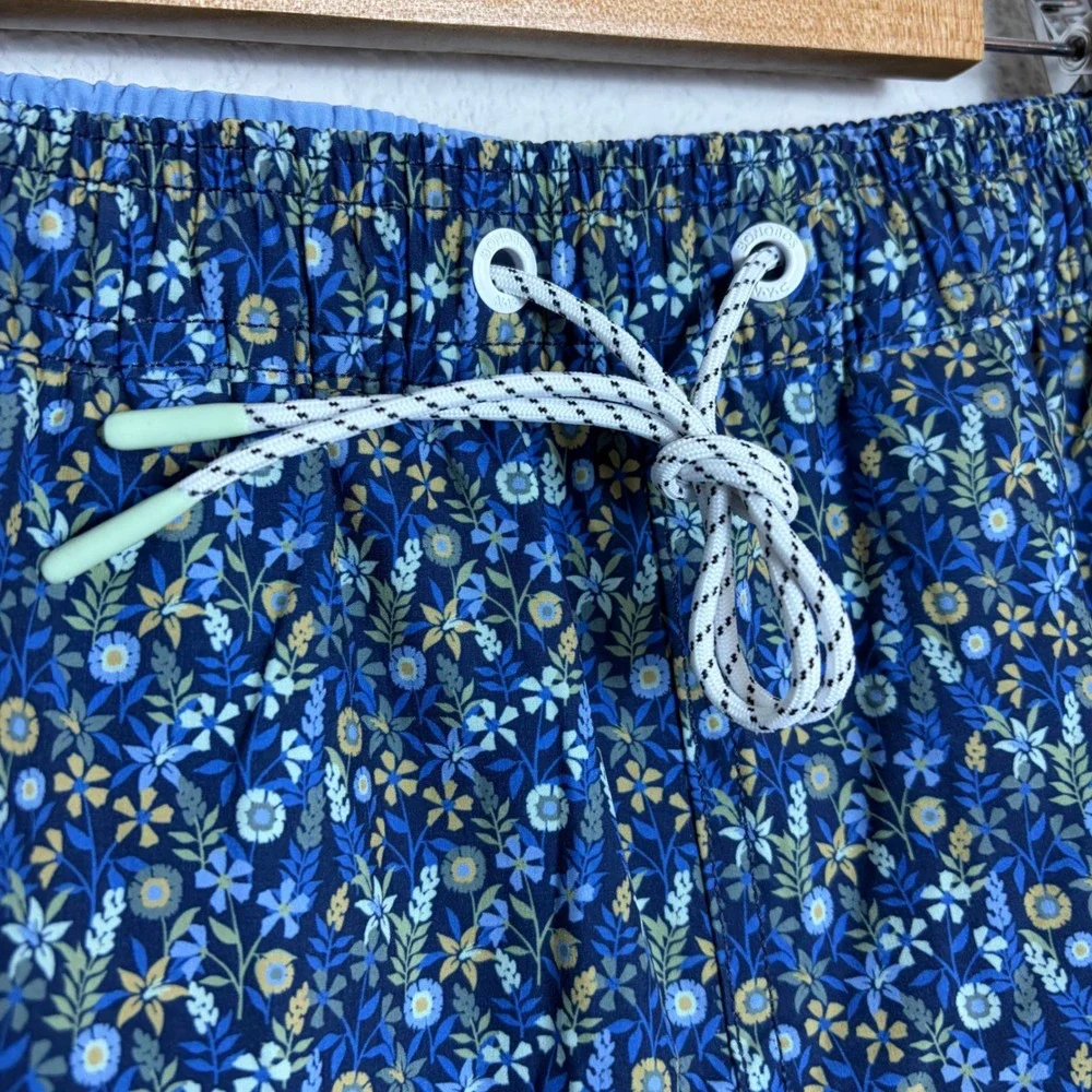 NEW Bonobos Riviera Swim Trunks Mens Small Navy Floral 7 Inch Inseam Resort